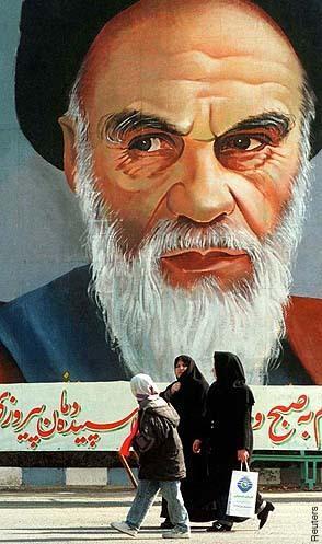 COUP D’ÉTAT EN IRAN : RÉVOLUTION POPULAIRE ET FISSURES AU SOMMET