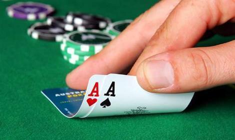 2 solutions pour gagner au Poker !!!