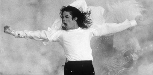 Michael Jackson lors de la mi temps du Super Bowl XXVII à Pasadena