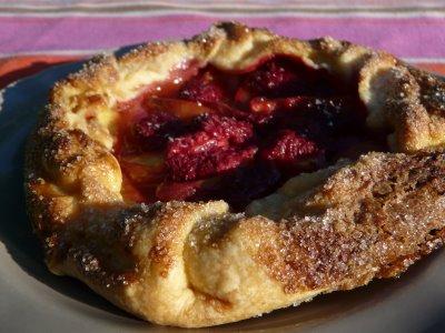 galettes croustillantes aux pêches et framboises parfumées à la lavande