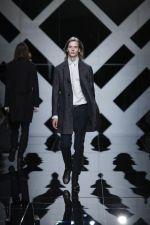 Burberry Prorsum printemps été 2010 pour l'homme 19d96ac6-24a8-4c4e-a8f8-f1de248778e9