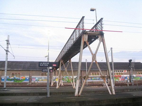 Pour les nostalgiques de l'ancienne passerelle ....