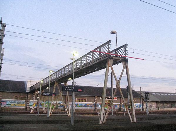 Pour les nostalgiques de l'ancienne passerelle ....