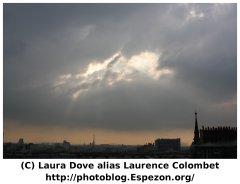 Rayons de soleil au milieu des nuages
