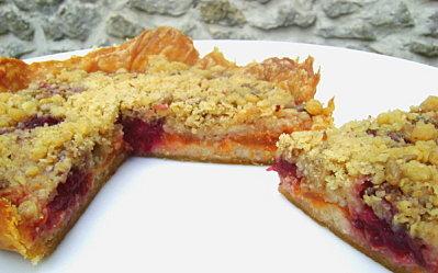 Tarte Crumble à l'Abricot et aux Framboises