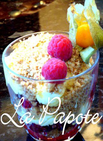 Verrine_de_framboise__mascarpone_en_crumble_de_roudor