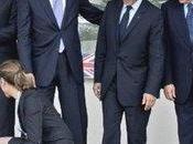 Sarkozy Berlusconi matent hôtesse (photo)