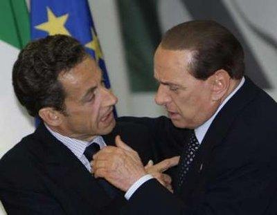 Les meilleures photos du G8 Alors mon petit Silvio, j'te le dis en ami : Carla c'est propriété privée ok !