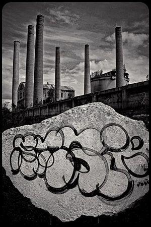 graffiti_bridge_Daaram