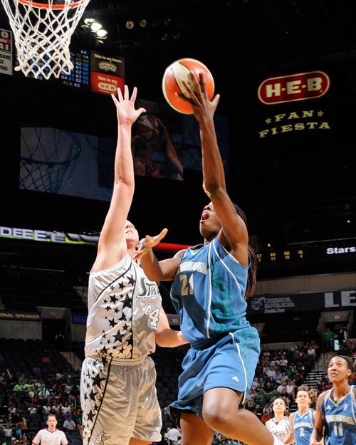 WNBA: Indiana poursuit sa route.