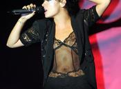 Lily Allen lingerie pendant concert video “22″ nouveau morceau