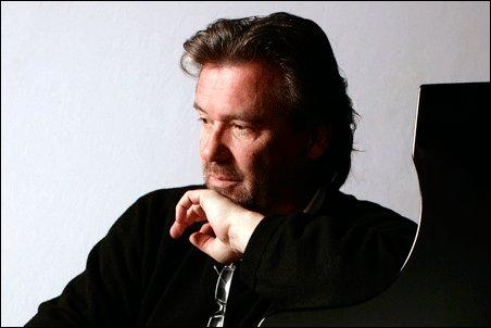 Thierry Lang... Juste, à écouter.