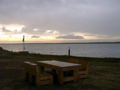 le long du fleuve qui remonte