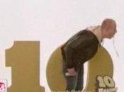 Présentateur Zelandais vomit direct