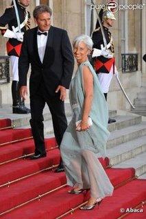 Primes et bonus dans les banques, TVA, retournement de conjoncture et chômage : Le florilège d'été de Christine Lagarde