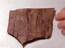 Une écorce sculptée retrouvée en Russie