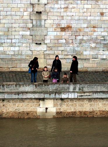 Elle culpabilise toujours un peu (forcément)