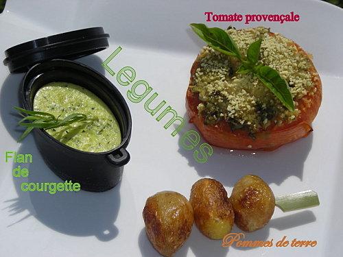Assortiment de légumes d'été : flan de courgette, brochette de grenailles et tomate provençale