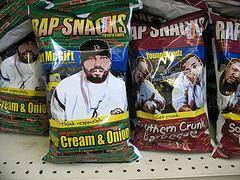 Marketing : les médias sociaux, limportance des couleurs, le trafic sur le web et lactualité Dirt McGirt Rap Snacks - 80 Cents