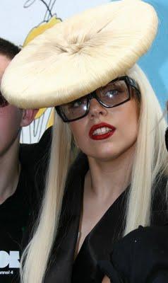 Lady Gaga : encore une coiffure démente !