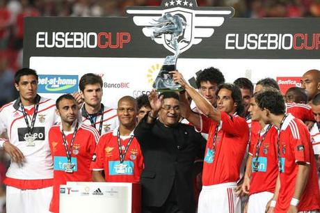 Benfica remporte l'Eusébio Cup