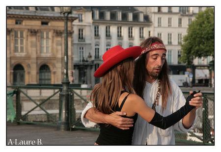 paris_danseurs_pont_arts_113