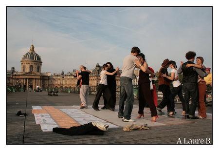 paris_danseurs_pont_arts_116