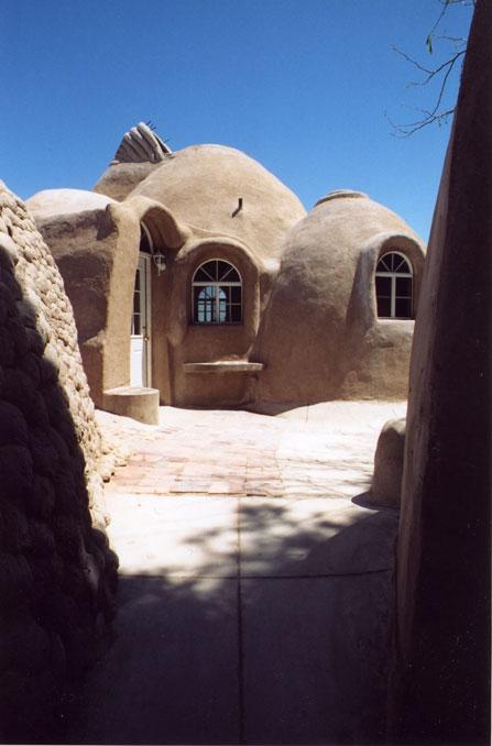 Une maison en sacs de terre de Khalili