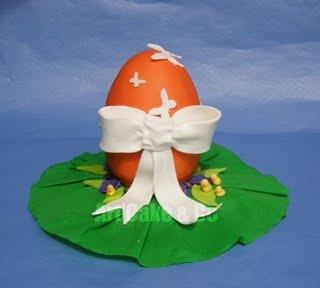 Oeuf de Pâques Génoise parfum citronCrème au beurre améri...