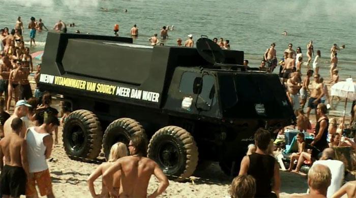 Vitamin Water, Invasion d’amphibie par Sourcy