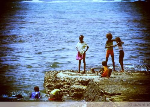 fanfants à ngor 500x357 Tranches de vie dété  # 1