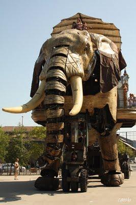 Eléphant géant et merveilles jules-vernesque