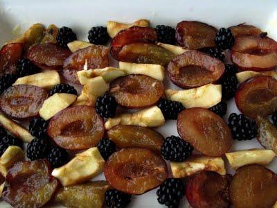Le far breton façon Monique aux pommes, prunes et mûres