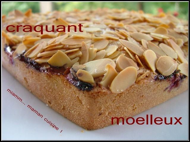 Gâteau moelleux & craquant aux prunes & aux amandes