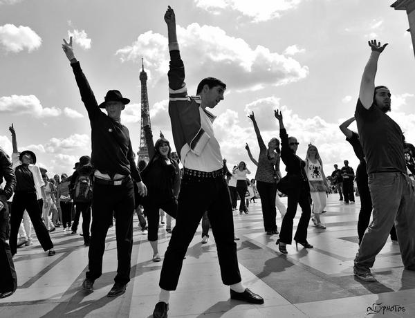 FlashMob pour l'anniversaire de Michael Jackson. Paris.