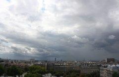 Orage en approche au-dessus de Paris (2)