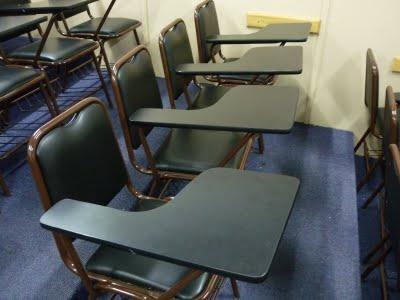 Les tables-chaises