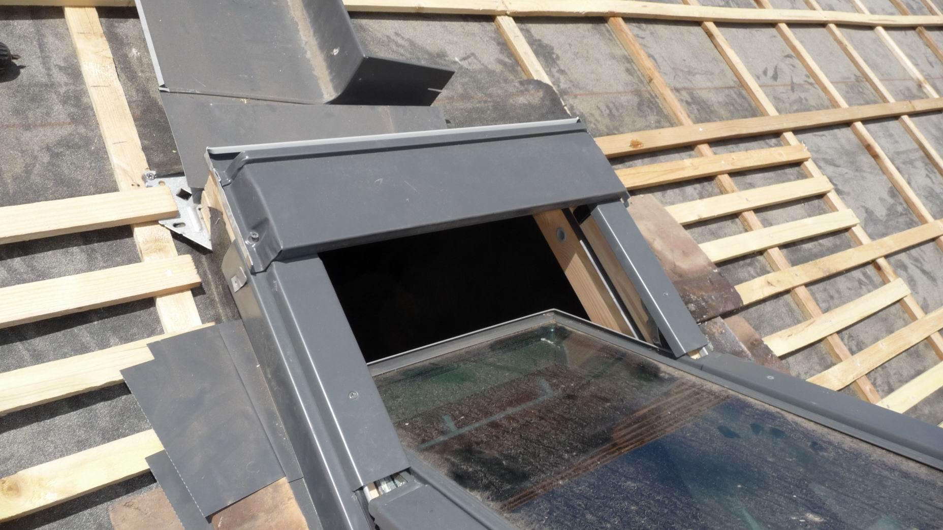 Pose d'une fenêtre de toit type Velux | À Découvrir