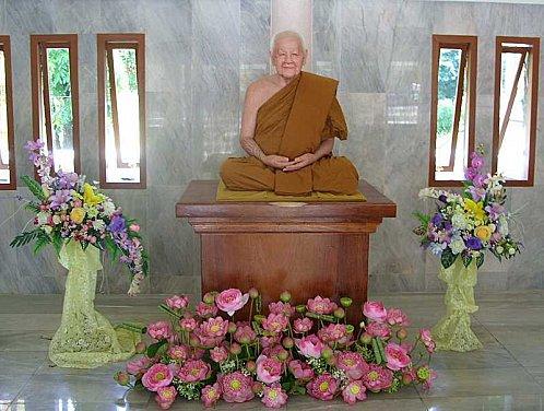 1e septembre: Inauguration Princière au Wat Phothisomphorn