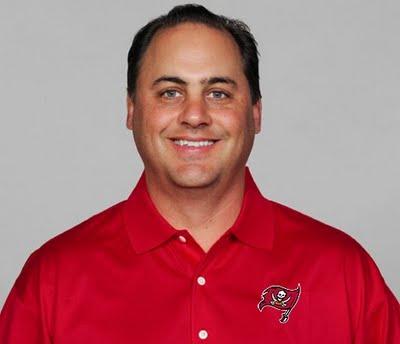 Les Bucs congédient eux aussi leur coordonateur offensif.