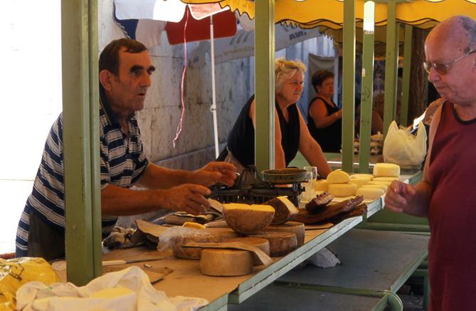 croatie-split-marche-aux-fromages.1248682148.jpg