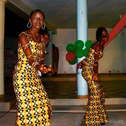 Groupe de danseuses (Nuit du Boz, Festival de danse, Togo)