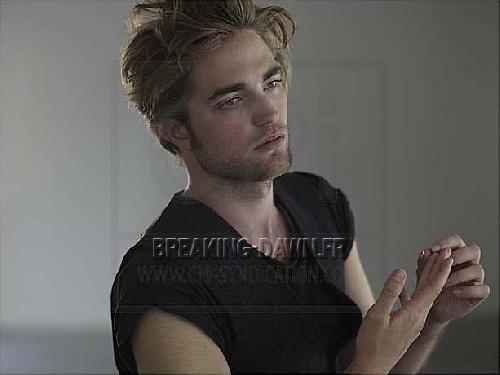 Robert Pattinson New Photoshoot... Hot !