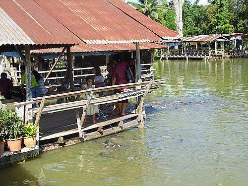 Le Parc et Wat « Sala Kaeo Ku » de Nong khai.