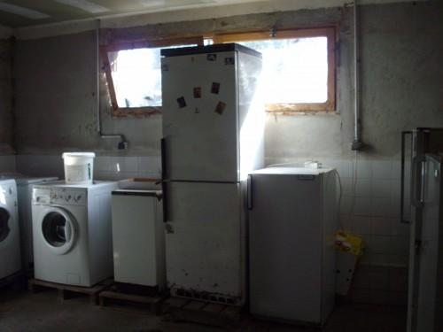 frigos et machines à laver.JPG