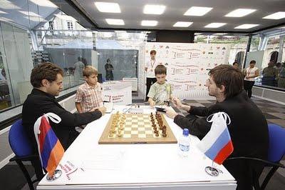 Aronian face à Grischuk © Site officiel