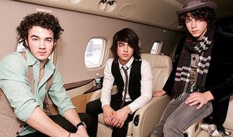 Jonas Brothers ... Nick et Joe témoins au mariage de Kevin !
