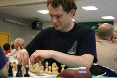 Le maître international d'échecs Jean-Pierre Le Roux