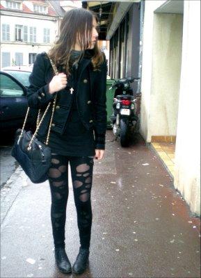 Des ptis trous, des ptis trous, encore des ptis trous....