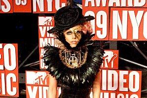 MTV Awards - Lady GaGa orchestre sa mort